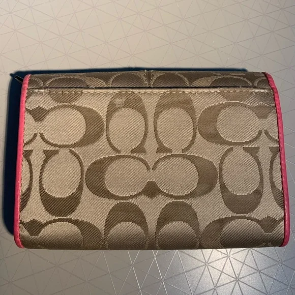 Coach Monogram Medium Wallet - Picture 3 of 7